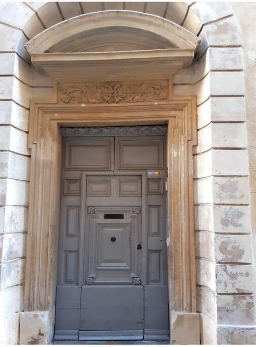 Ferienwohnung Capucines, Un Jardin Secret Dans Le Centre Historique Arles Exterior foto