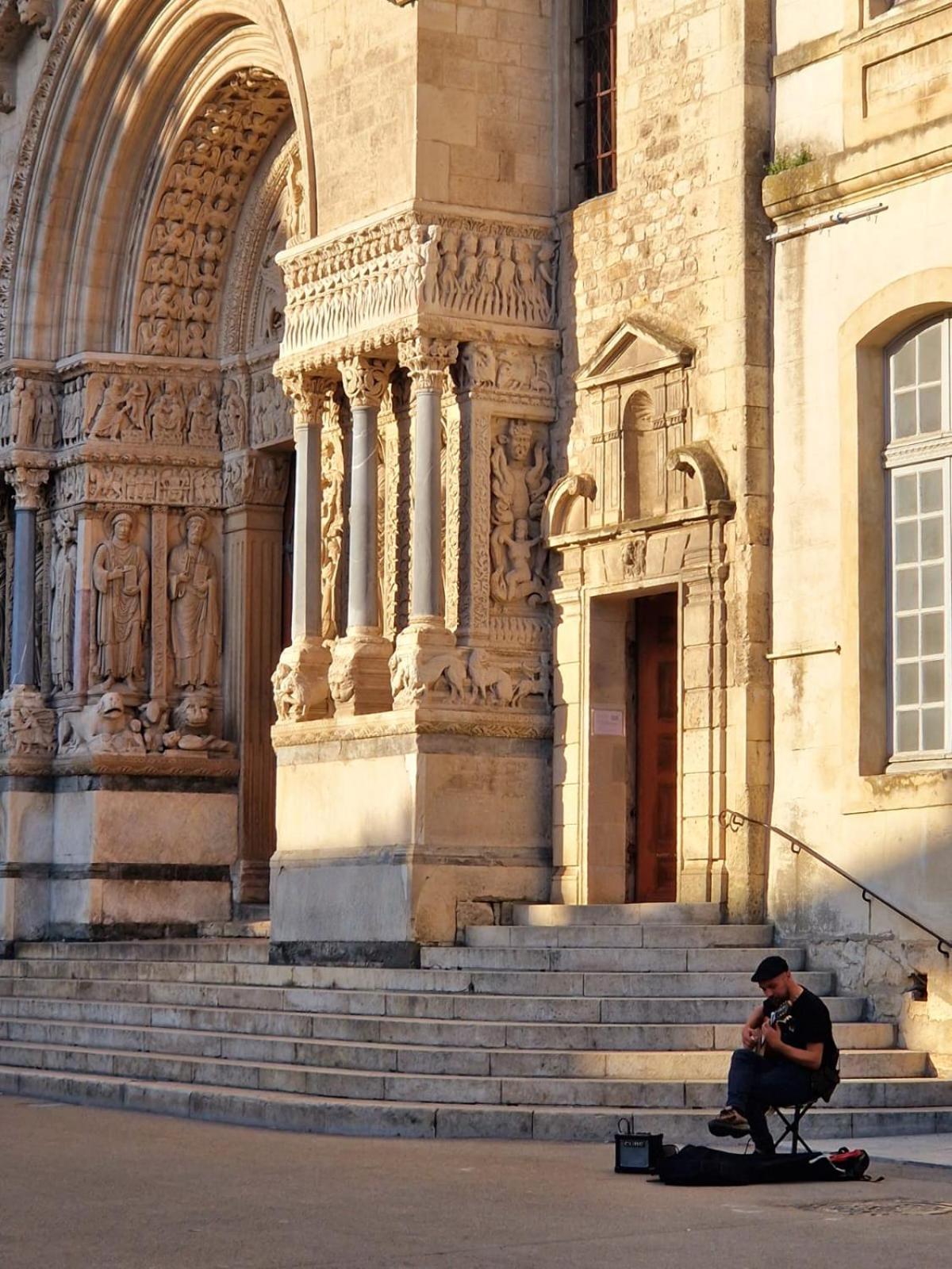 Ferienwohnung Capucines, Un Jardin Secret Dans Le Centre Historique Arles Exterior foto